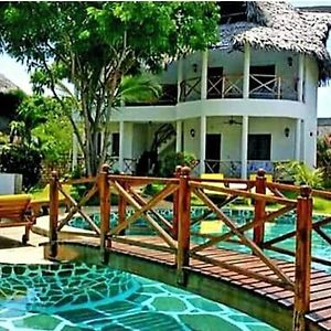 Marine Holiday House